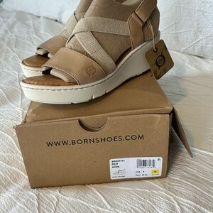 NEW Born - Paley Sandal - Natural - Size 9